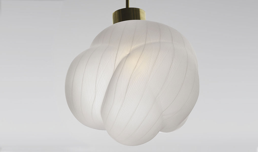 Luxury suspended light, hand blown glass, filigrane technique | Human Heritage