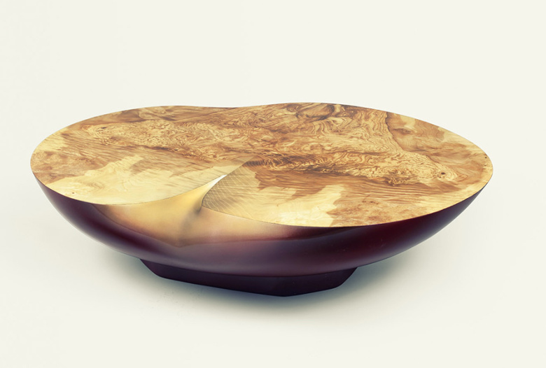 Coffe table, Apple-shaped, burr european olive ash, lacquered fiberglass | Human Heritage