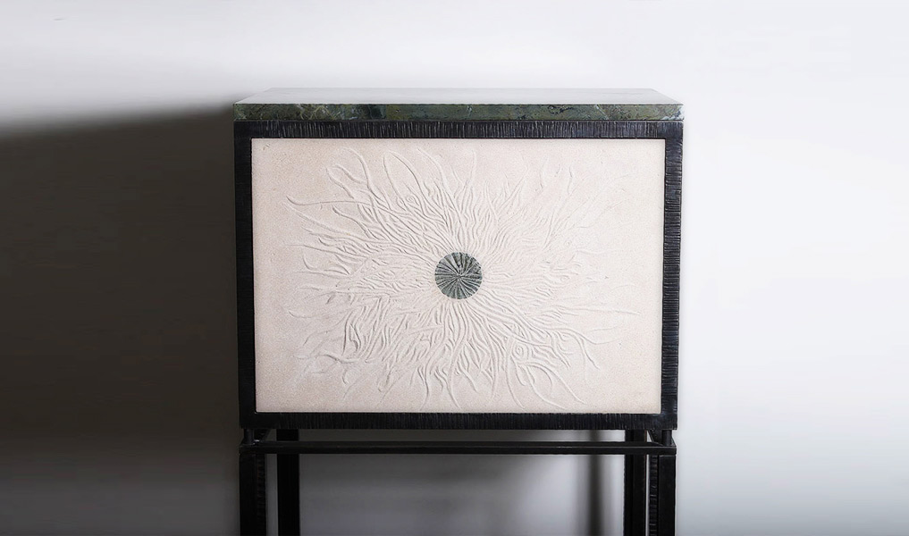 Cabinet in Brazilian marble, engraved stone, wrought iron | Human Heritage